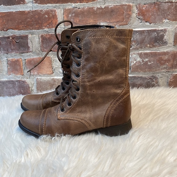 Steve Madden Troopa Leather Moto Boots in Stone, Size 6M - Picture 7 of 17
